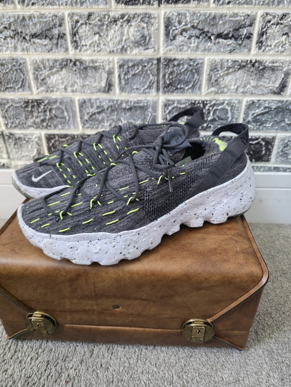 Nike Men's CZ6398-010 Gray Neon Sneakers Size 11.5